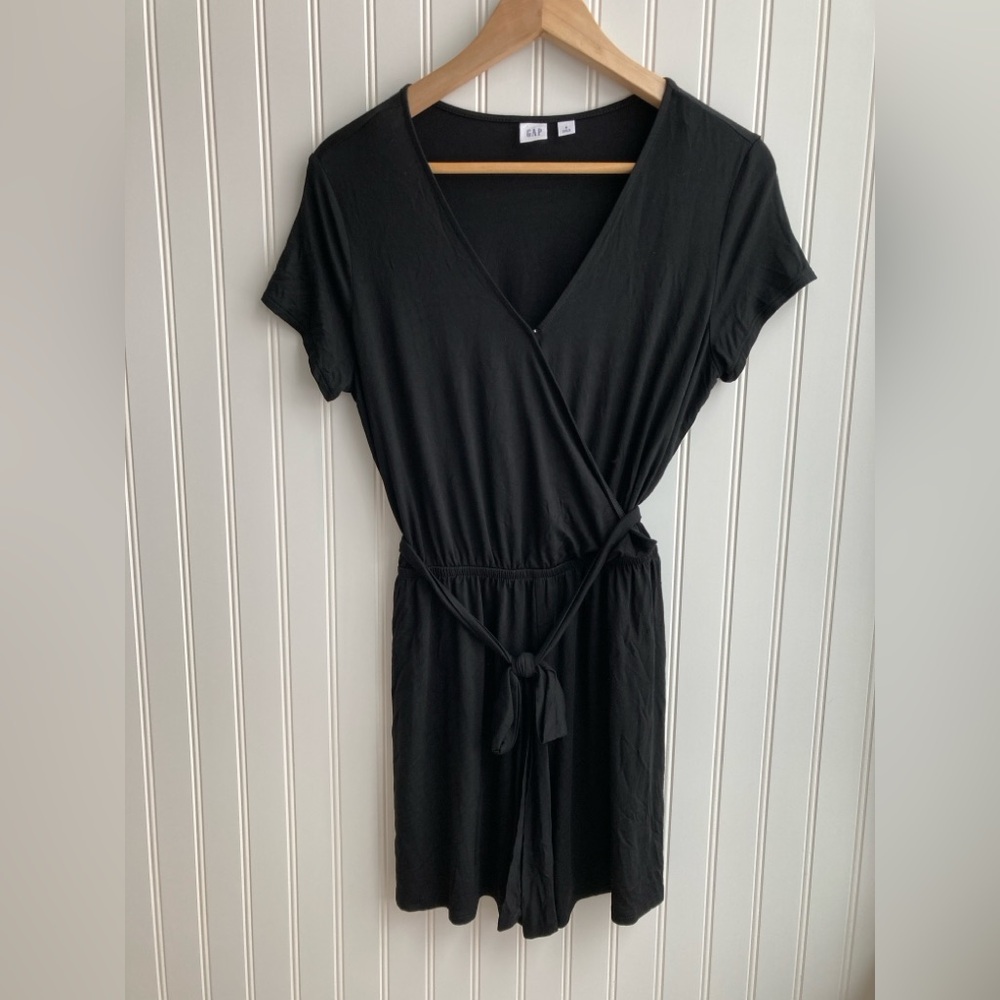 Gap Women's Short Sleeve Wrap Romper  New without with Tags  Black- Size Small